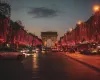 Новогодние огни на Елисейских Полях в Париже